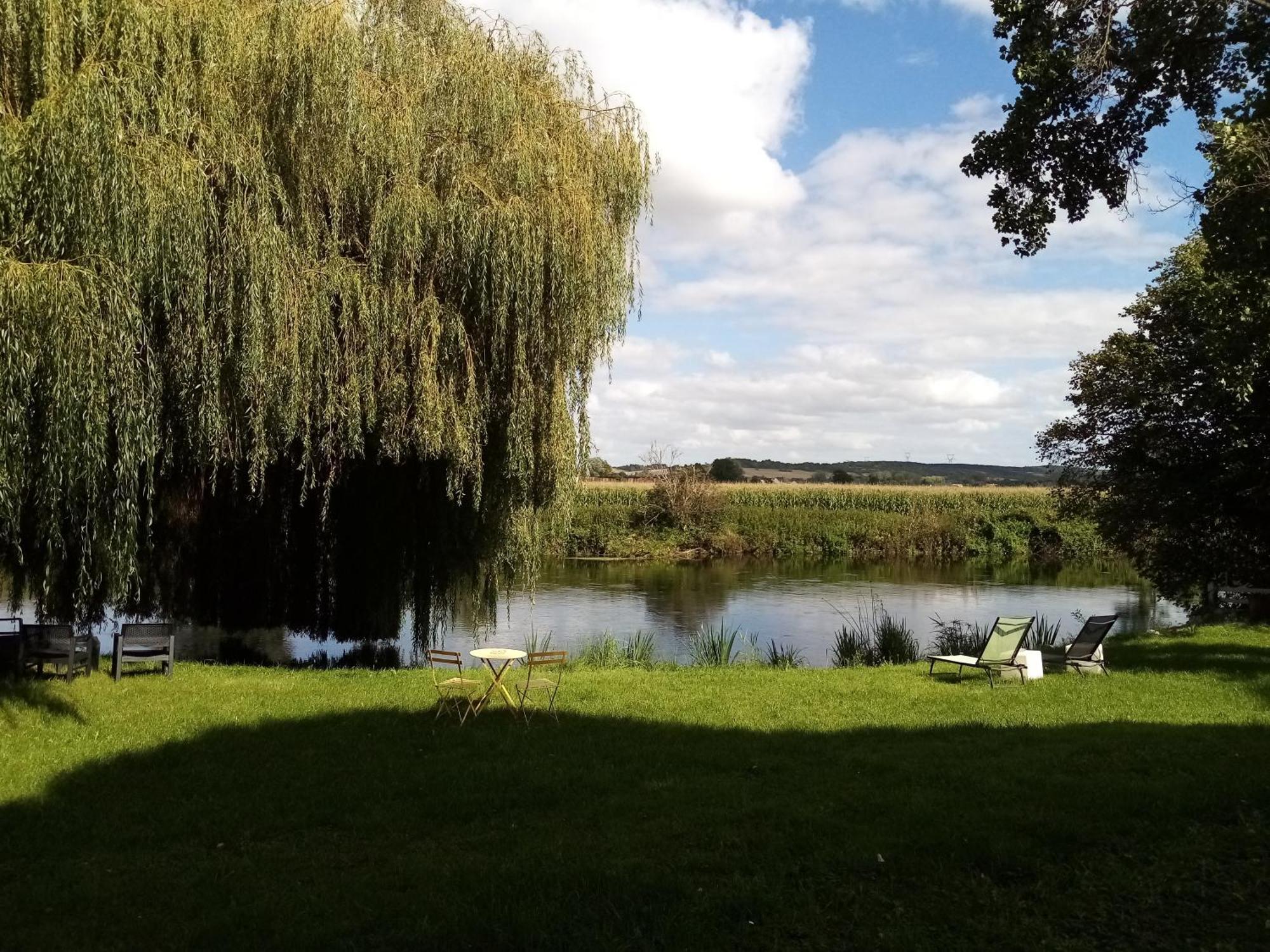 Havre De Paix Au Bords De L'Eure - Divers Hebergements Garennes-sur-Eure Eksteriør bilde